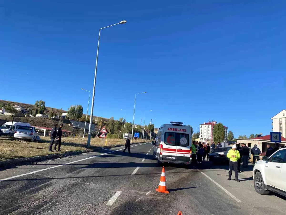 Ağrı’da Trafik Kazası: 3 Yaralı