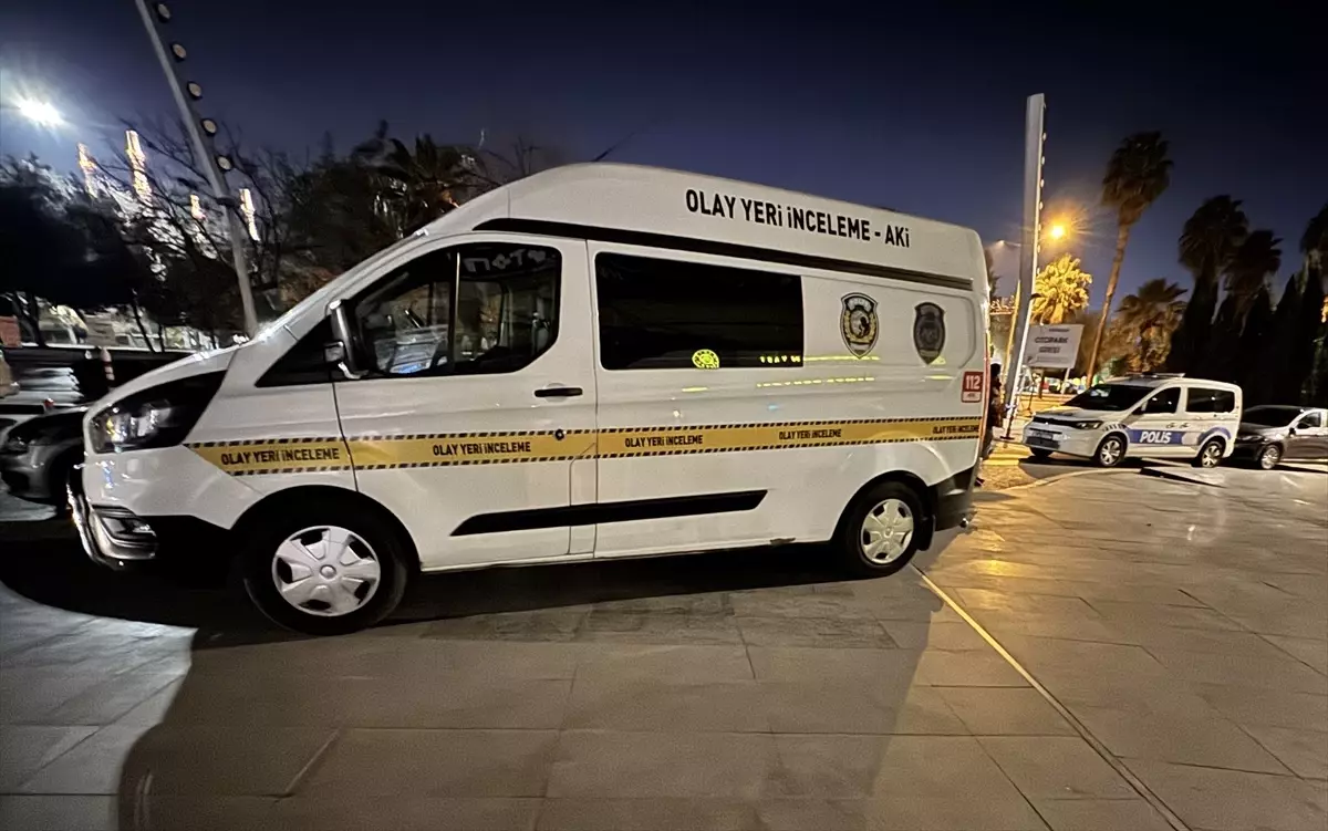 Kuyumcu Hırsızı Havalandırmadan Kaçarken Yakalandı